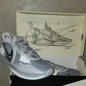 Nike Men's Kyrie Low 5TB PROMO