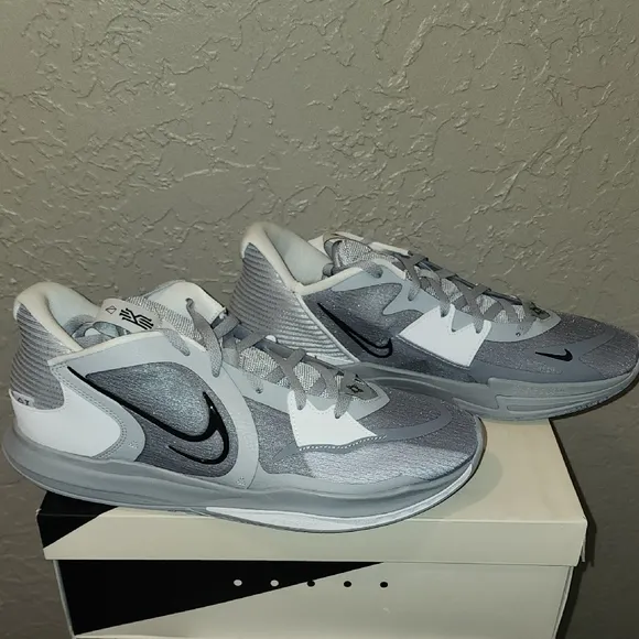Nike Men's Kyrie Low 5TB PROMO