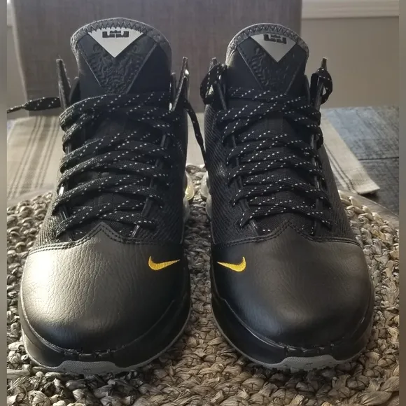 Nike Mens Lebron James 19 Low Shoes 'Witness ' Black University Gold