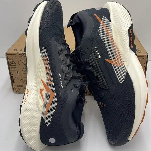 Nike Men’s Pegasus Trail 5 GORE-TEXWaterproofRunning ShoesOff NoirFQ0912-005