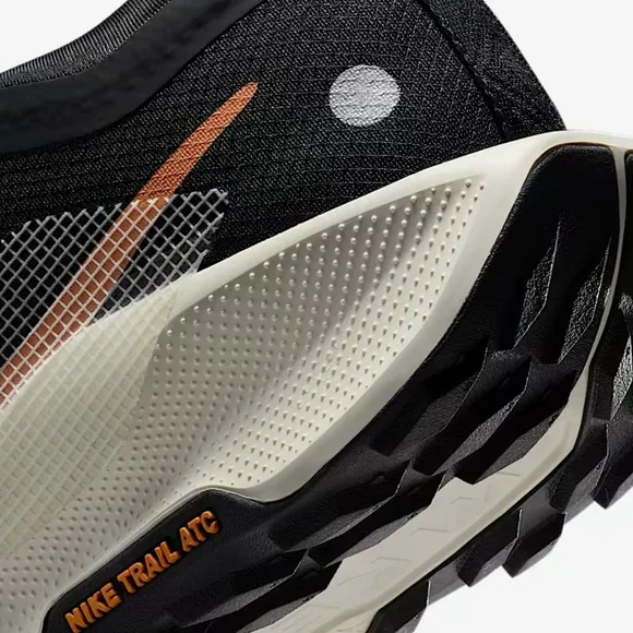 Nike Men’s Pegasus Trail 5 GORE-TEXWaterproofRunning ShoesOff NoirFQ0912-005