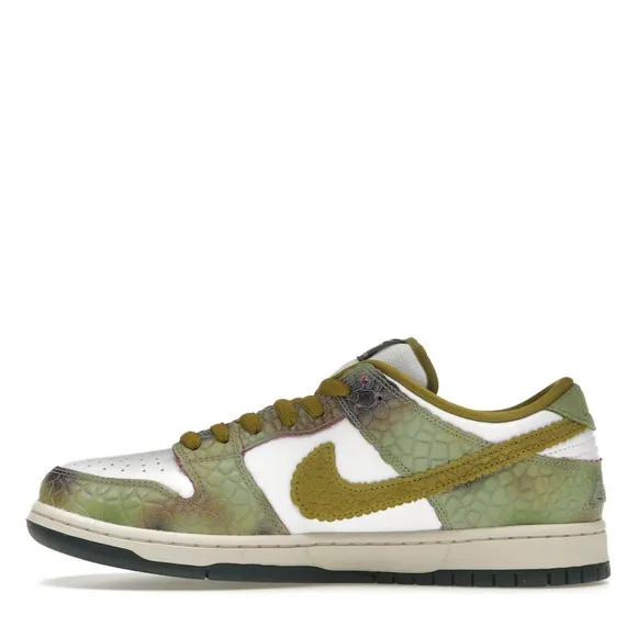 Nike Mens SB Dunk Low Shoes Green Size 9 Size 9