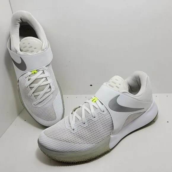 Nike Mens Zoom Live 852421-117 Low Top White Athletic Sneaker Shoes Size 11