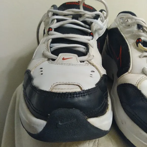 NIKE MONARCH Men's Black and White Air Monarch Shoes Size 10.5 W