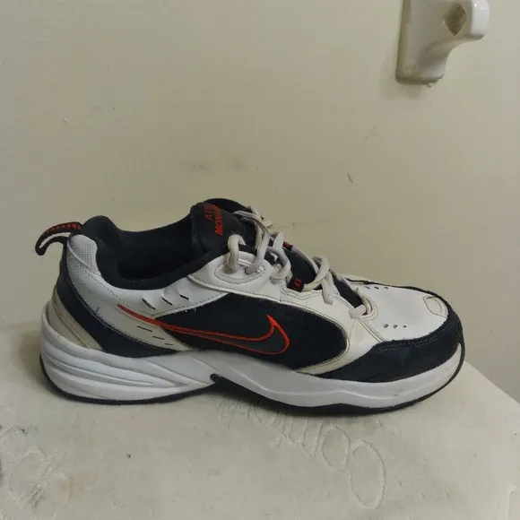 NIKE MONARCH Men's Black and White Air Monarch Shoes Size 10.5 W