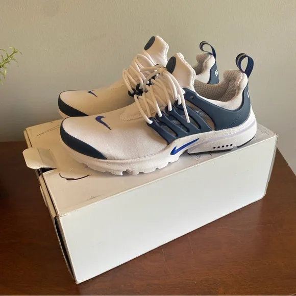 Nike Presto Blue and White NIB Size 8