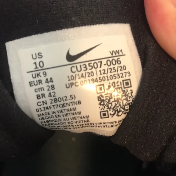 Nike Renew tennis shoes