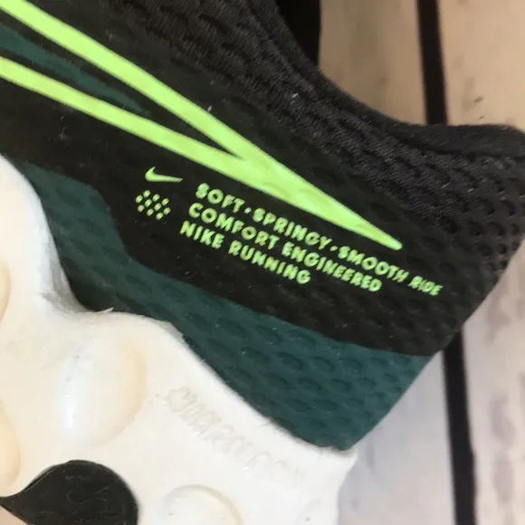 Nike Renew tennis shoes
