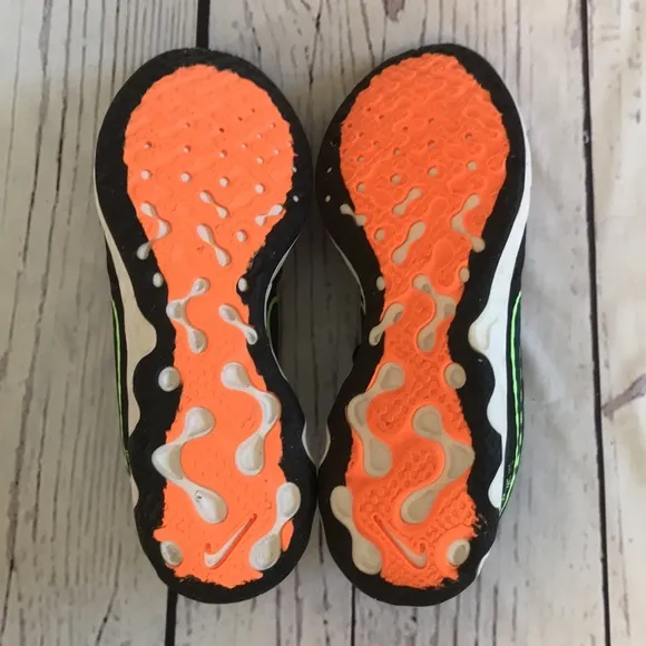 Nike Renew tennis shoes