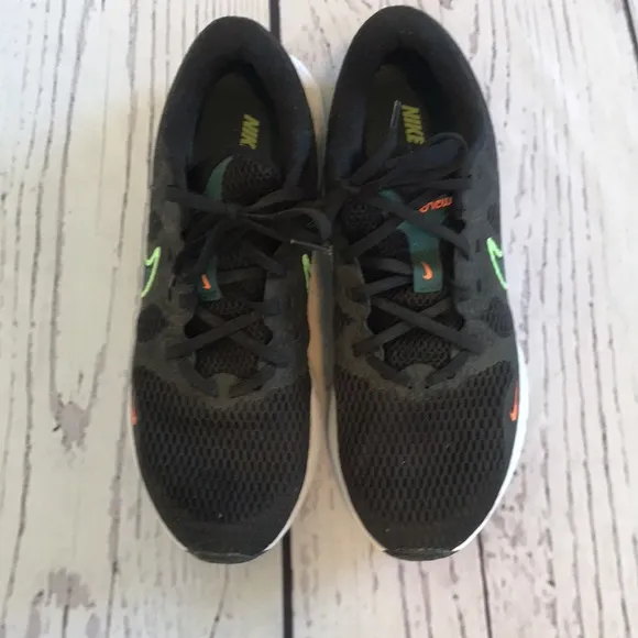 Nike Renew tennis shoes