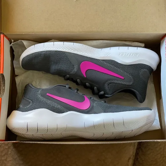 Nike Running Shoes in Grey / Pink, ‘Flex Experience RN9’ — Women’s Size 6.5