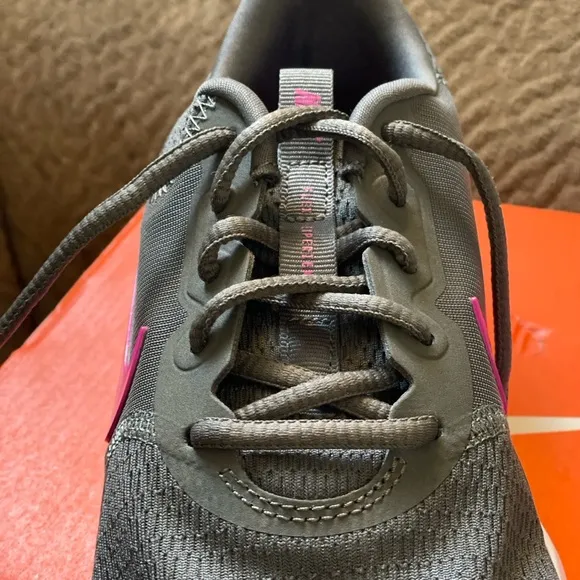 Nike Running Shoes in Grey / Pink, ‘Flex Experience RN9’ — Women’s Size 6.5