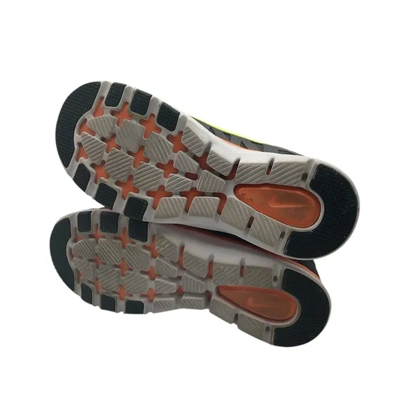 Nike running woman’s 616694-005 Black and Orange Athletic Shoes size 8.5 fitsole