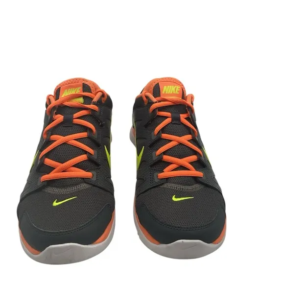 Nike running woman’s 616694-005 Black and Orange Athletic Shoes size 8.5 fitsole