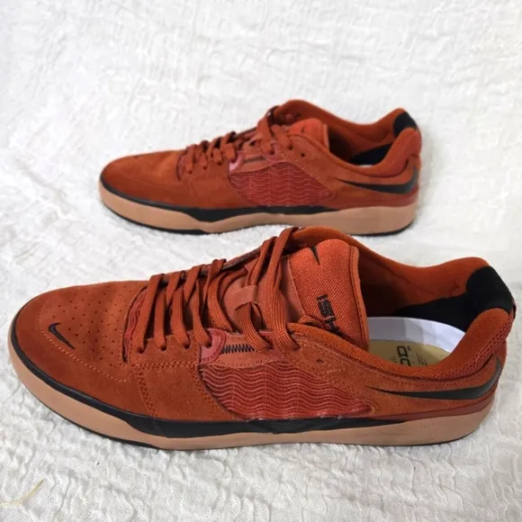 Nike SB Ishod Wair Skateboarding Shoes Suede Low Top Sneakers