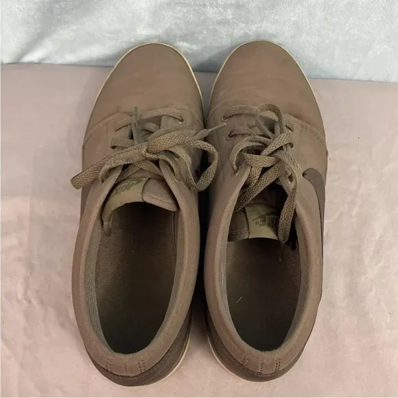 NIKE Shoes Mens 11 Brown Gray Low Top Y2k 2011 Athletic Sneakers 11 443687-200
