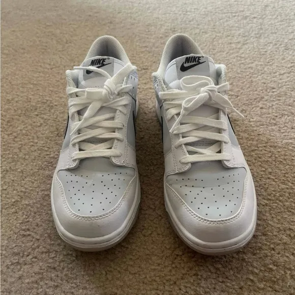 Nike shoes ‘reflective swoosh’ Y6, wmns7.5