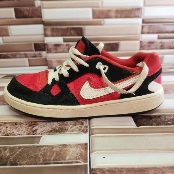 Nike Shoes Youth Size 6Y Son Of Force Red Black Low Top Basketball Sneakers