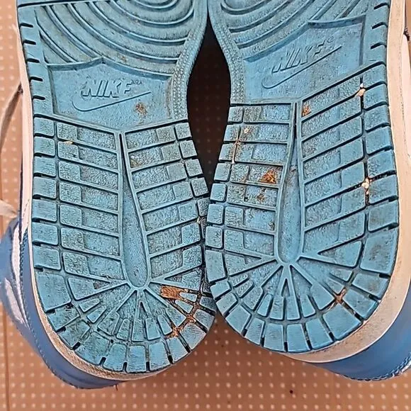 Nike shoes 1 retro high size 7y