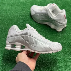 Nike Shox R4 Low Womens Shoes White AR3565-101 VNDS Sz 8.5