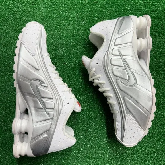 Nike Shox R4 Low Womens Shoes White AR3565-101 VNDS Sz 8.5