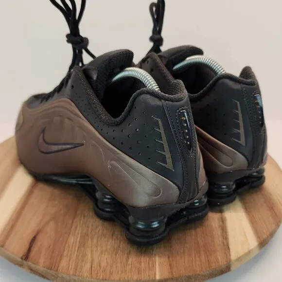 Nike Shox R4 Off Noir Ironstone Womens Size 10