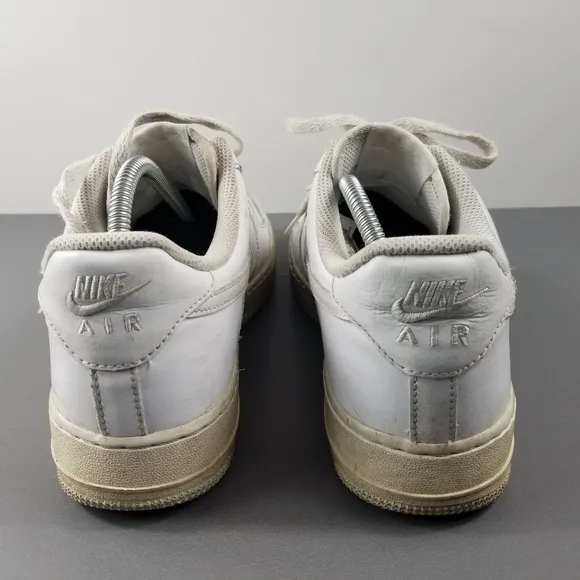 Nike Sz 8.5 Air Force 1 Low Top Mens Triple White Sneaker Shoes 315122-111.
