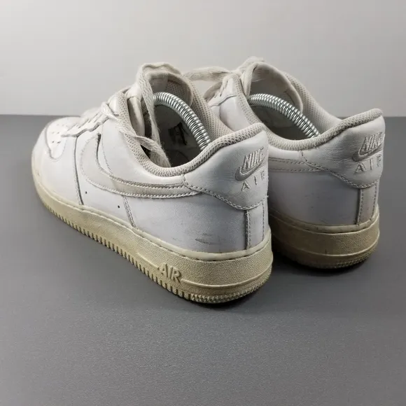 Nike Sz 8.5 Air Force 1 Low Top Mens Triple White Sneaker Shoes 315122-111.