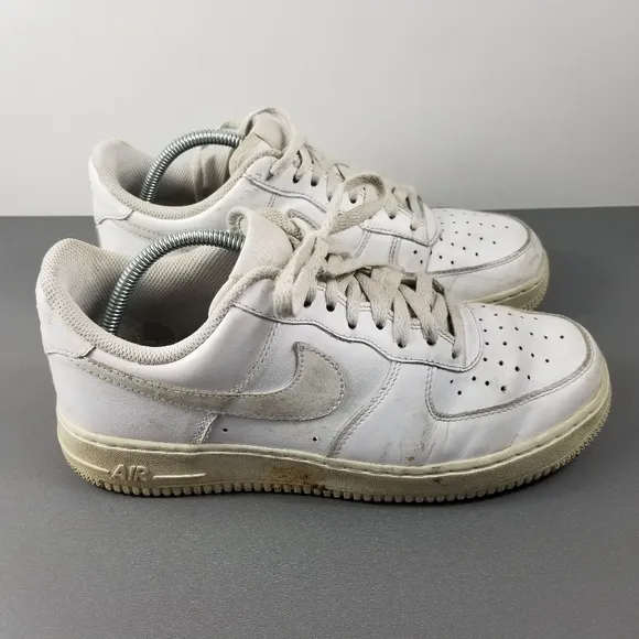 Nike Sz 8.5 Air Force 1 Low Top Mens Triple White Sneaker Shoes 315122-111.