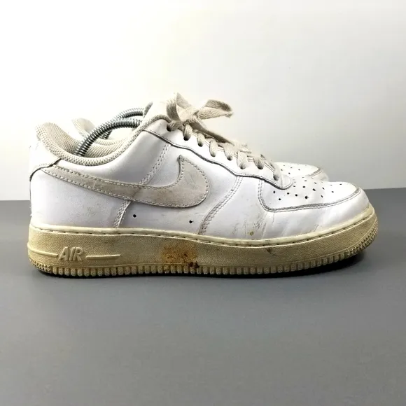 Nike Sz 8.5 Air Force 1 Low Top Mens Triple White Sneaker Shoes 315122-111.