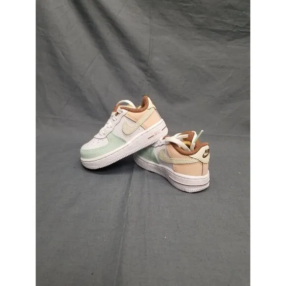 Nike Toddler's Force 1 LV8 Low Top Lace Up White Pink Green Size 5 NEW IN BOX!