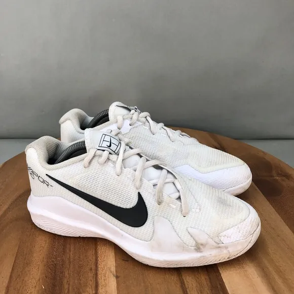 Nike Vapor Pro Tennis Shoes White Black Lightweight Comfort Youth Size 4Y
