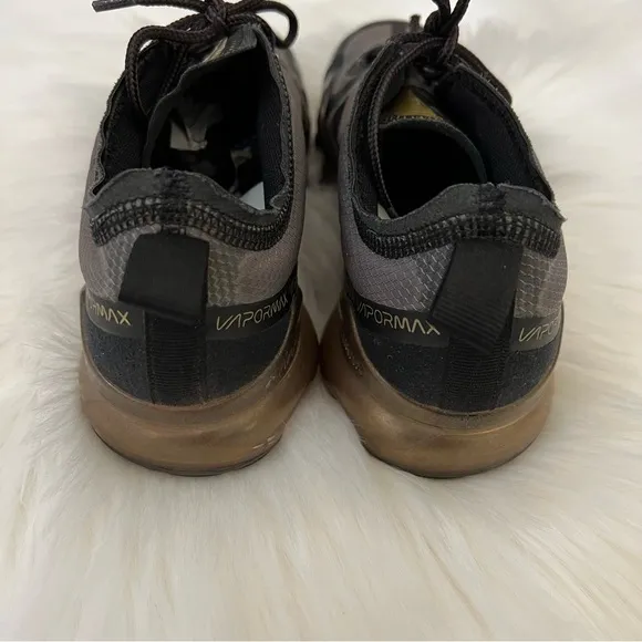 Nike Vapormax AJ2616 004 Black and Gold Lace Up Shoes Youth Size 5.5
