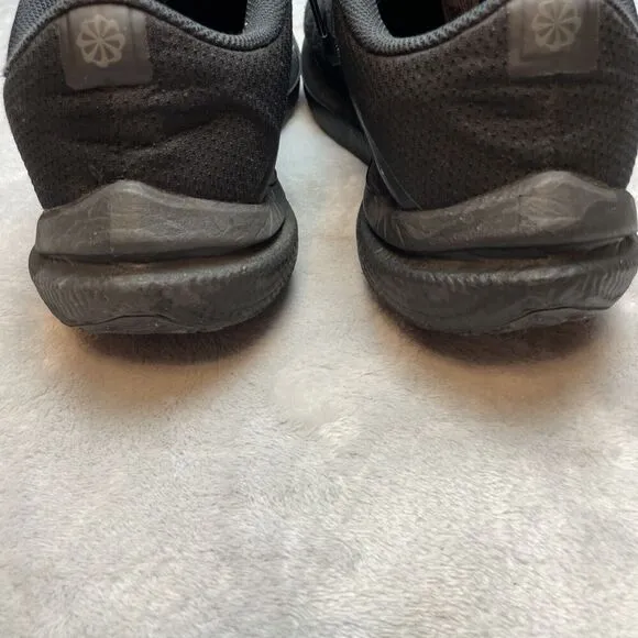 Nike Winflo 10 Running Shoes Sneakers Mens 10.5 Black Lightweight Athletic
