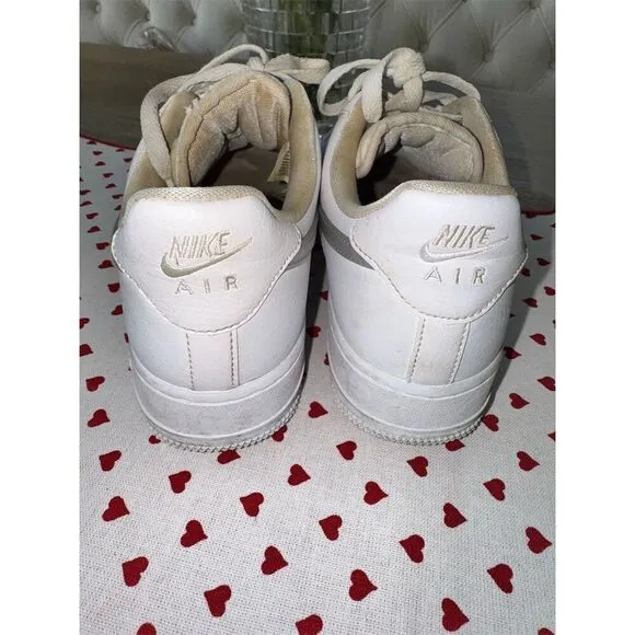 Nike Women's Air Force 1 '07 Essential Low Top Shoes White Size 7.5