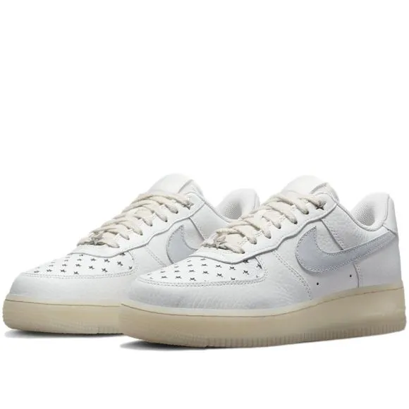 Nike Womens Air Force 1 Low '07 Shoes Size 6
