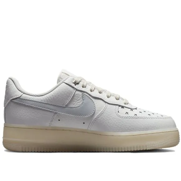 Nike Womens Air Force 1 Low '07 Shoes Size 6