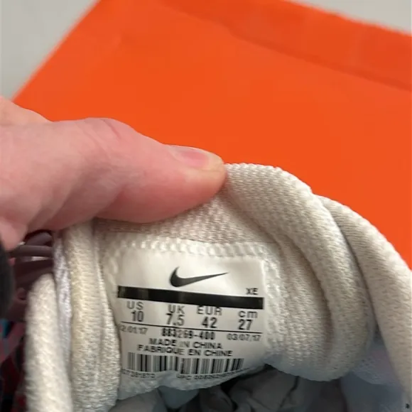 Nike Women's Air Zoom Pegasus 34 LE Multicolor rainbow running sneakers