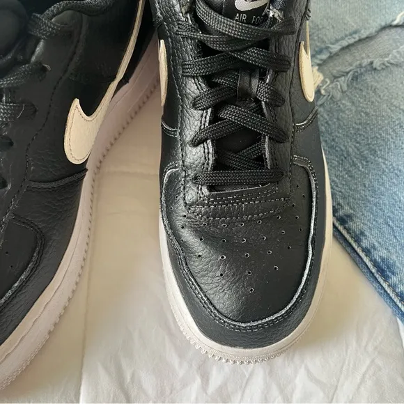 Nike Women’s Black and White‎ Air Force Low Top Shoes Size 6.5