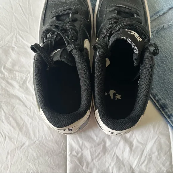 Nike Women’s Black and White‎ Air Force Low Top Shoes Size 6.5