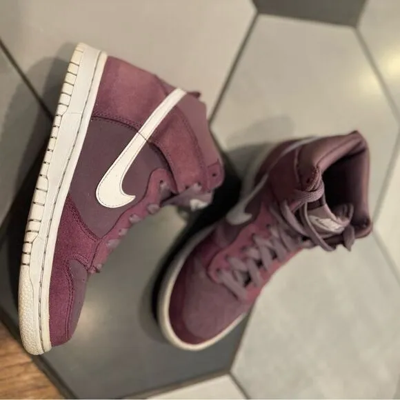Nike Dunk High GS “Violet Dust/White” Size 3.5y Shoes 308319-500