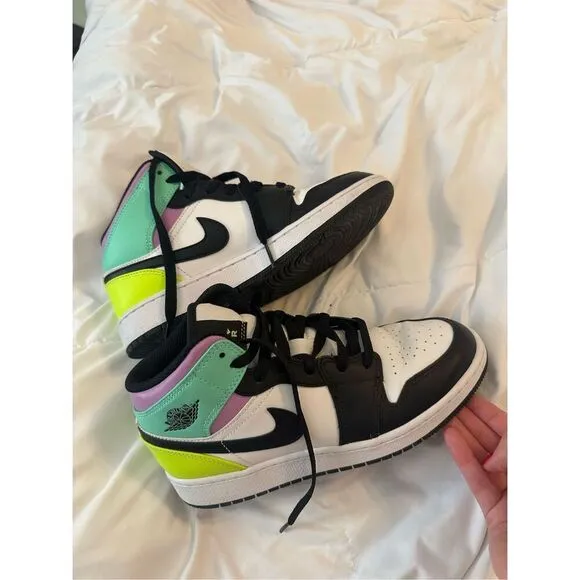 Nike Kid's Boy's Jordan 1 Mid GS Pastel Sneaker Shoes White Green Size 5.5Y