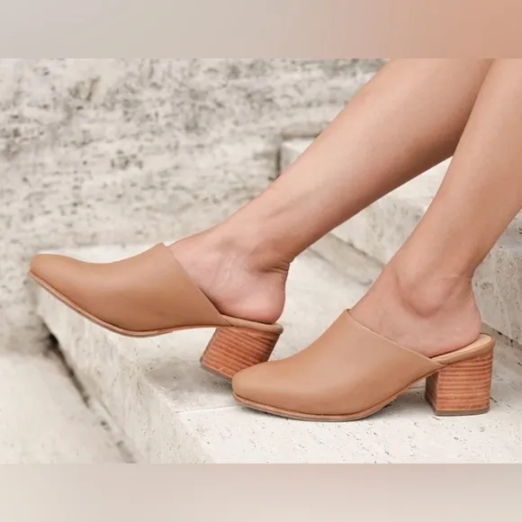 NISOLO All-Day Heeled Mule Almond Size 9