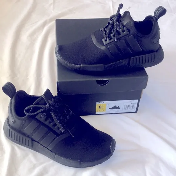 NMD R1 j kids original Adidas sneaker, size 6 1/2, FX8777 all black, new.