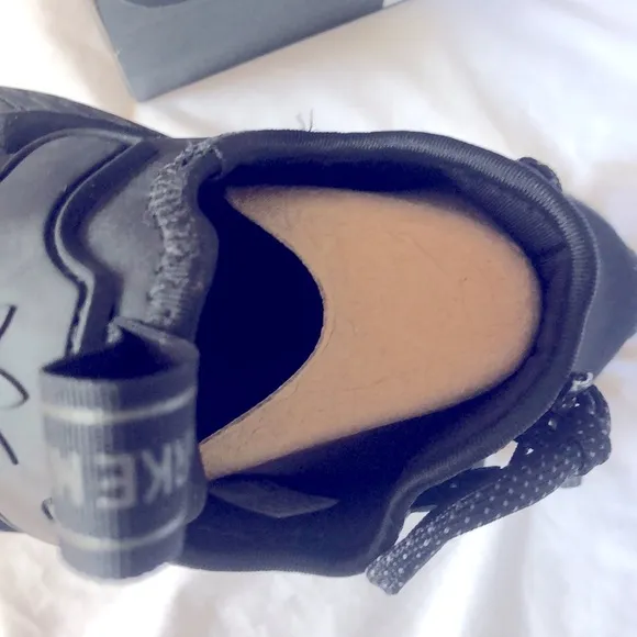 NMD R1 j kids original Adidas sneaker, size 6 1/2, FX8777 all black, new.