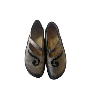 Noat Women's EUR 38 US 7 Metallic Matai Metal Leather Mary Jane Shoes