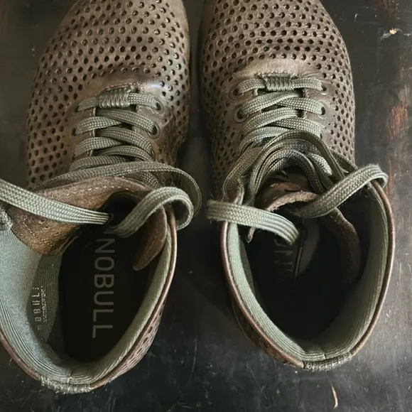 NOBULL TRAINER HIGH- TOP SHOES unisex.