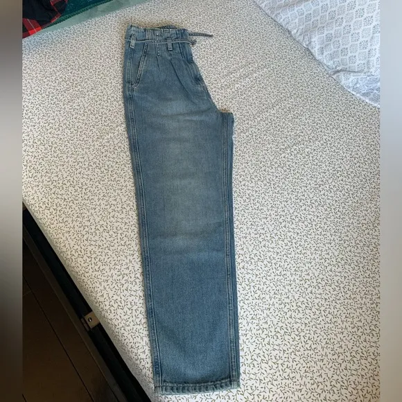 NOCTURNEWomen's High-Waisted MomJeans 👖‼️‼️