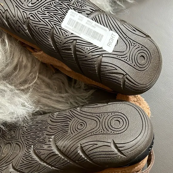 NWOB $150 MANITOBAH MEN'S MAKWA SLIP-ON BUNGEE LOOP SHOES - OAK