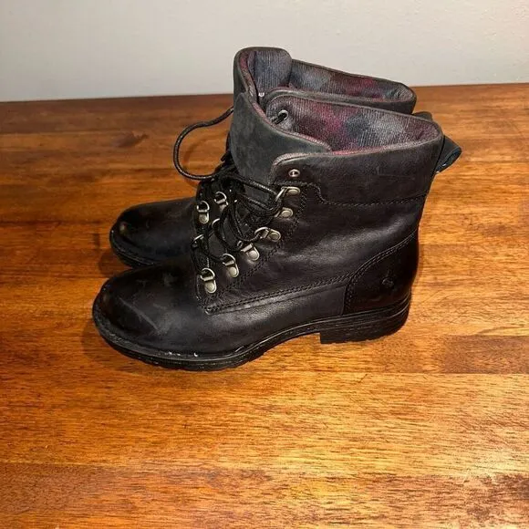 NWOB Born Codi Lace Up Waterproof Boots